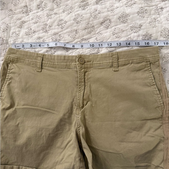 Women’s Khaki Chino Shorts - Picture 6 of 8